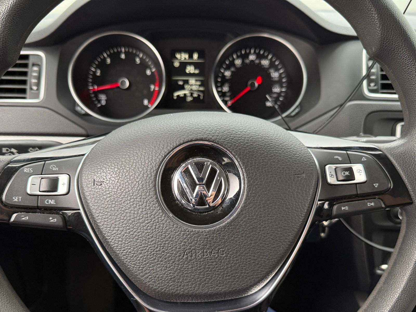 Thumbnail: 2017 Volkswagen Jetta - 5