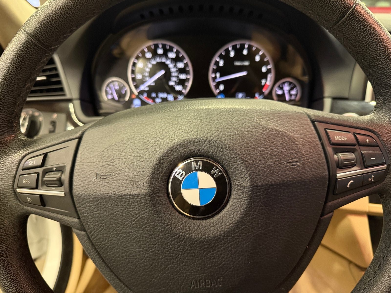 Thumbnail: 2014 BMW 5 Series - 4