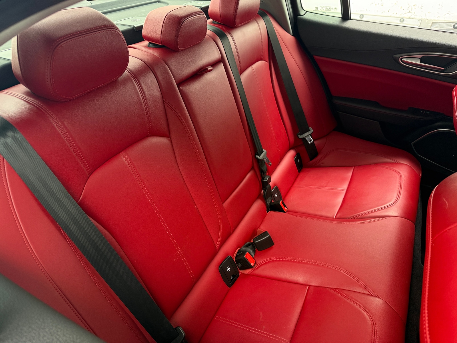 Thumbnail: 2021 Alfa Romeo Giulia - 5