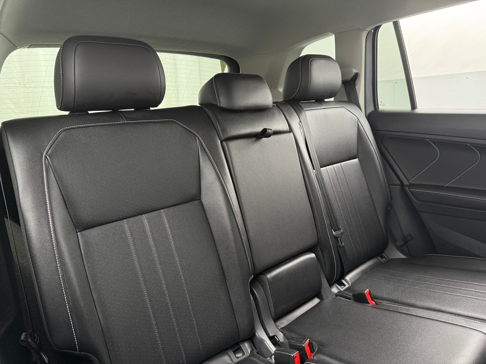 Thumbnail: 2022 Volkswagen Tiguan - 5