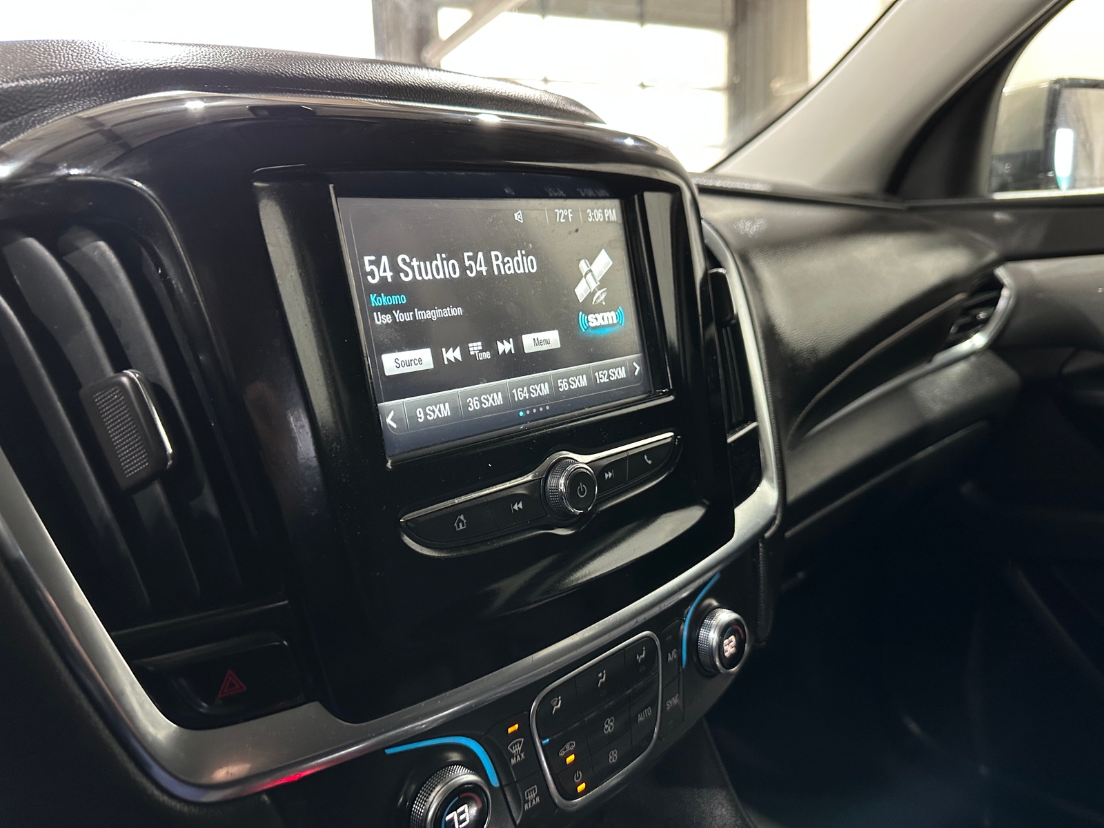 Thumbnail: 2018 Chevrolet Traverse - 4