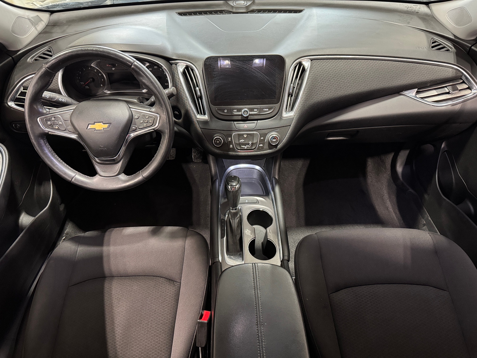 Thumbnail: 2017 Chevrolet Malibu - 3