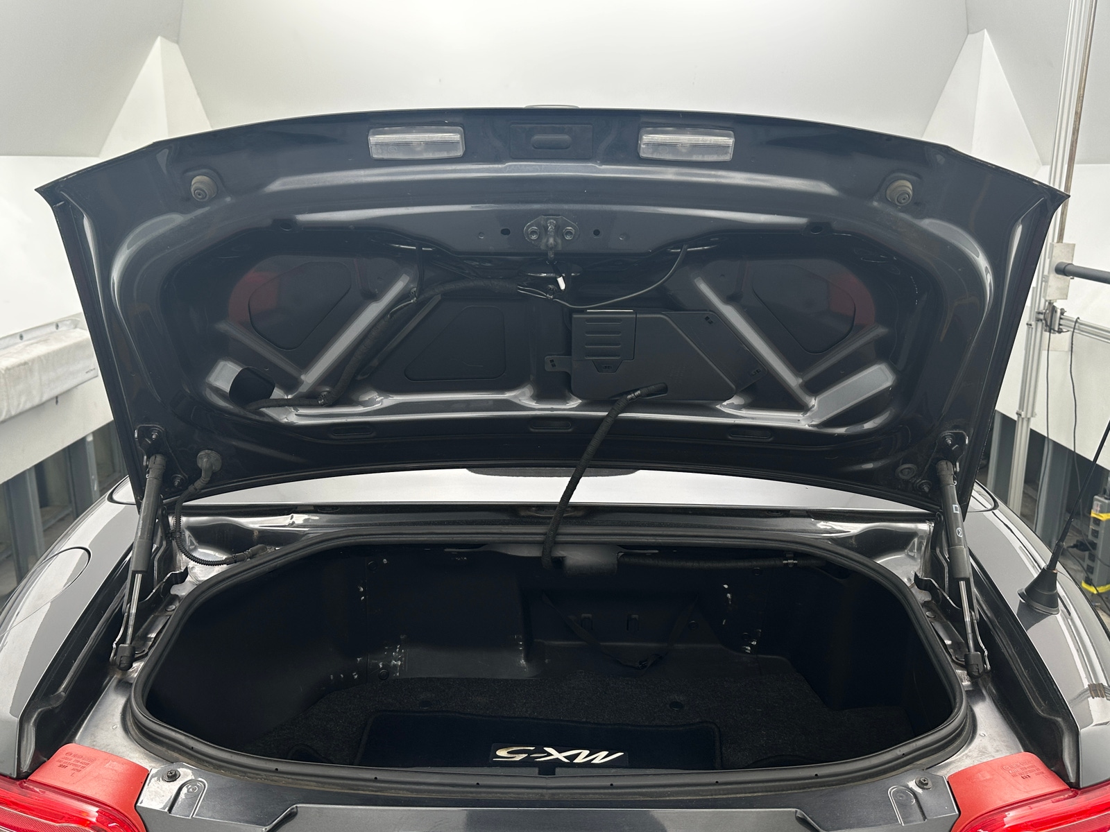 Thumbnail: 2014 Mazda MX-5 Miata - 5