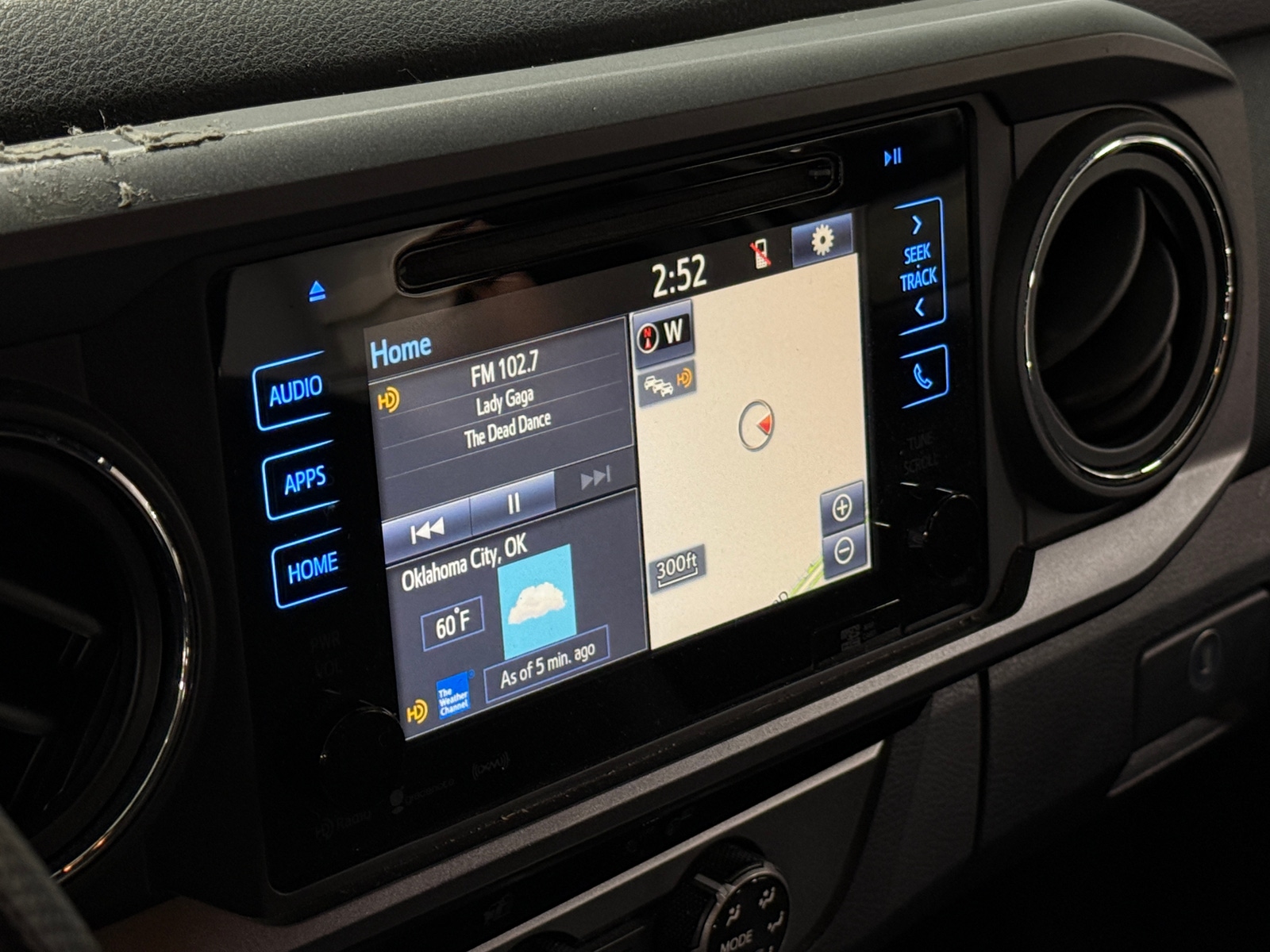 Thumbnail: 2018 Toyota Tacoma - 4