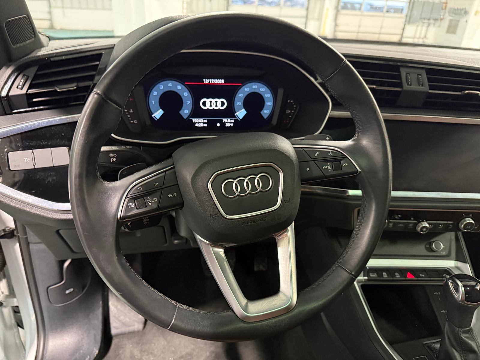 Thumbnail: 2022 Audi Q3 - 4