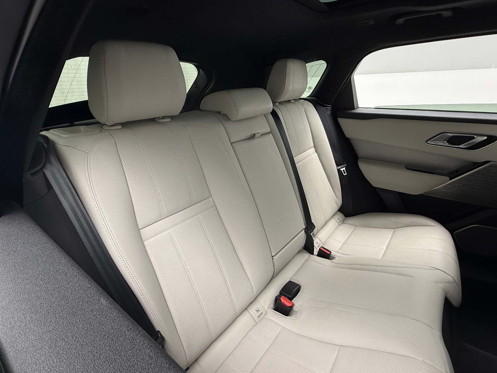 Thumbnail: 2022 Land Rover Range Rover Velar - 5