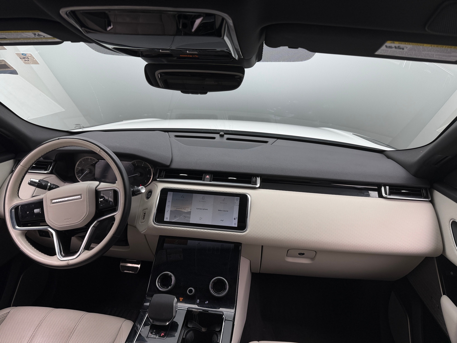 Thumbnail: 2022 Land Rover Range Rover Velar - 2