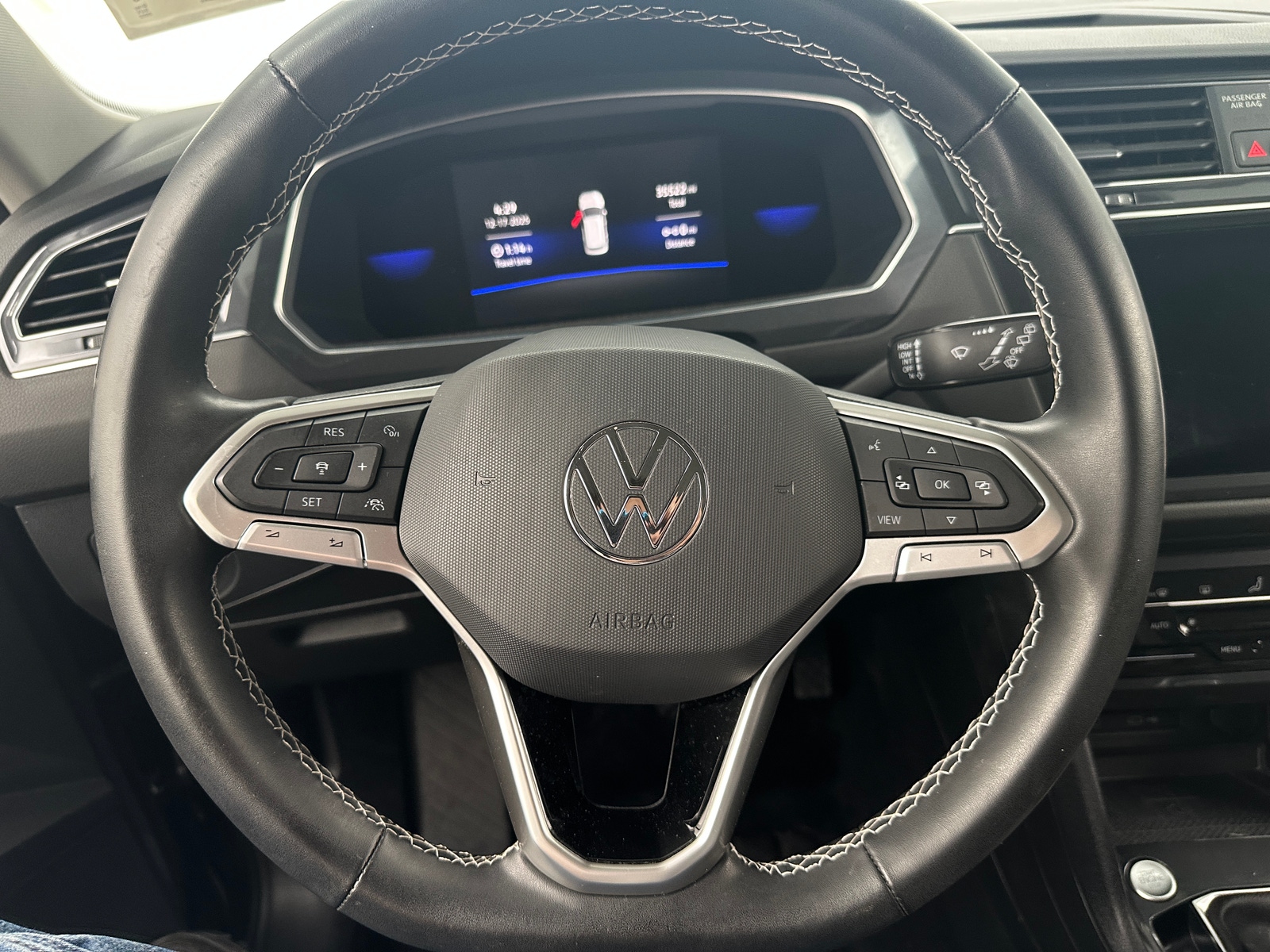 Thumbnail: 2022 Volkswagen Tiguan - 5