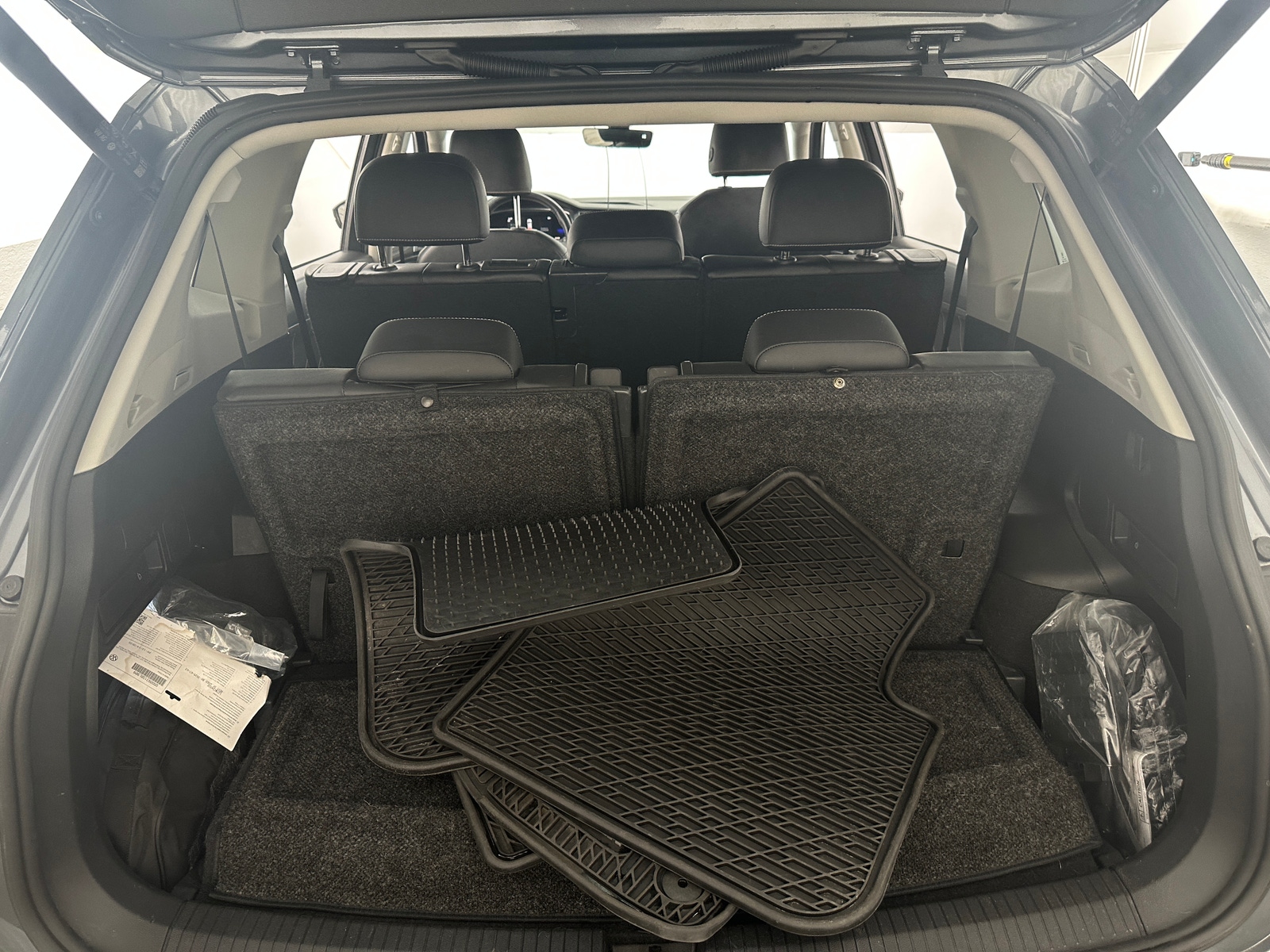 Thumbnail: 2022 Volkswagen Tiguan - 7