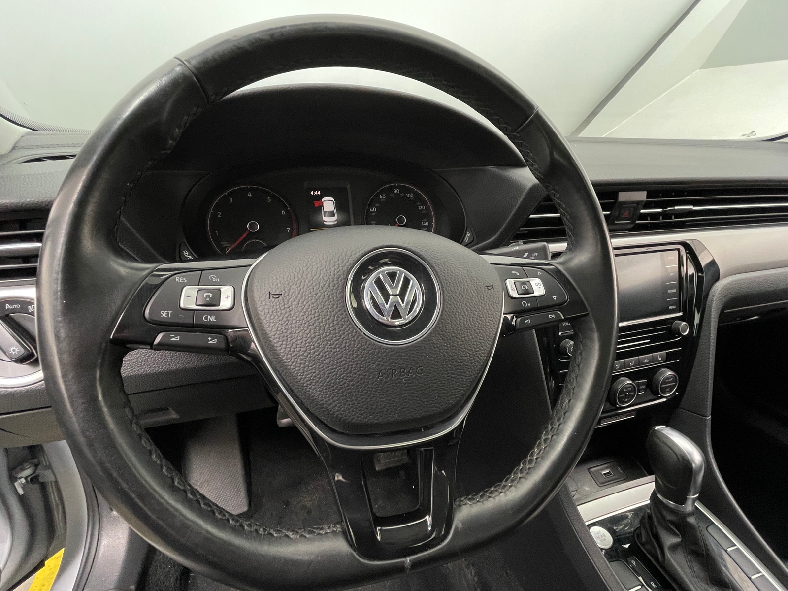 Thumbnail: 2020 Volkswagen Passat - 4