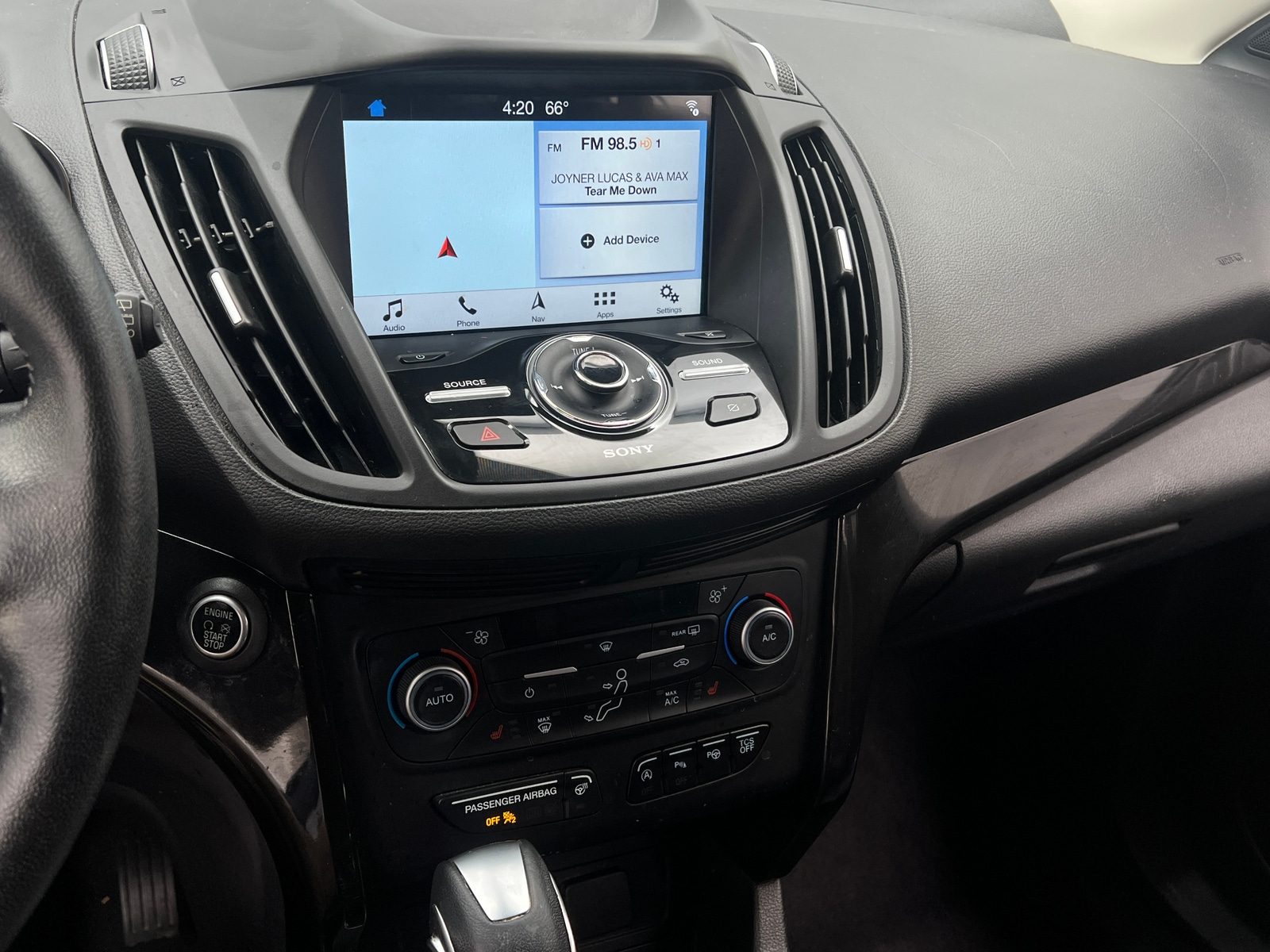 Thumbnail: 2019 Ford Escape - 3