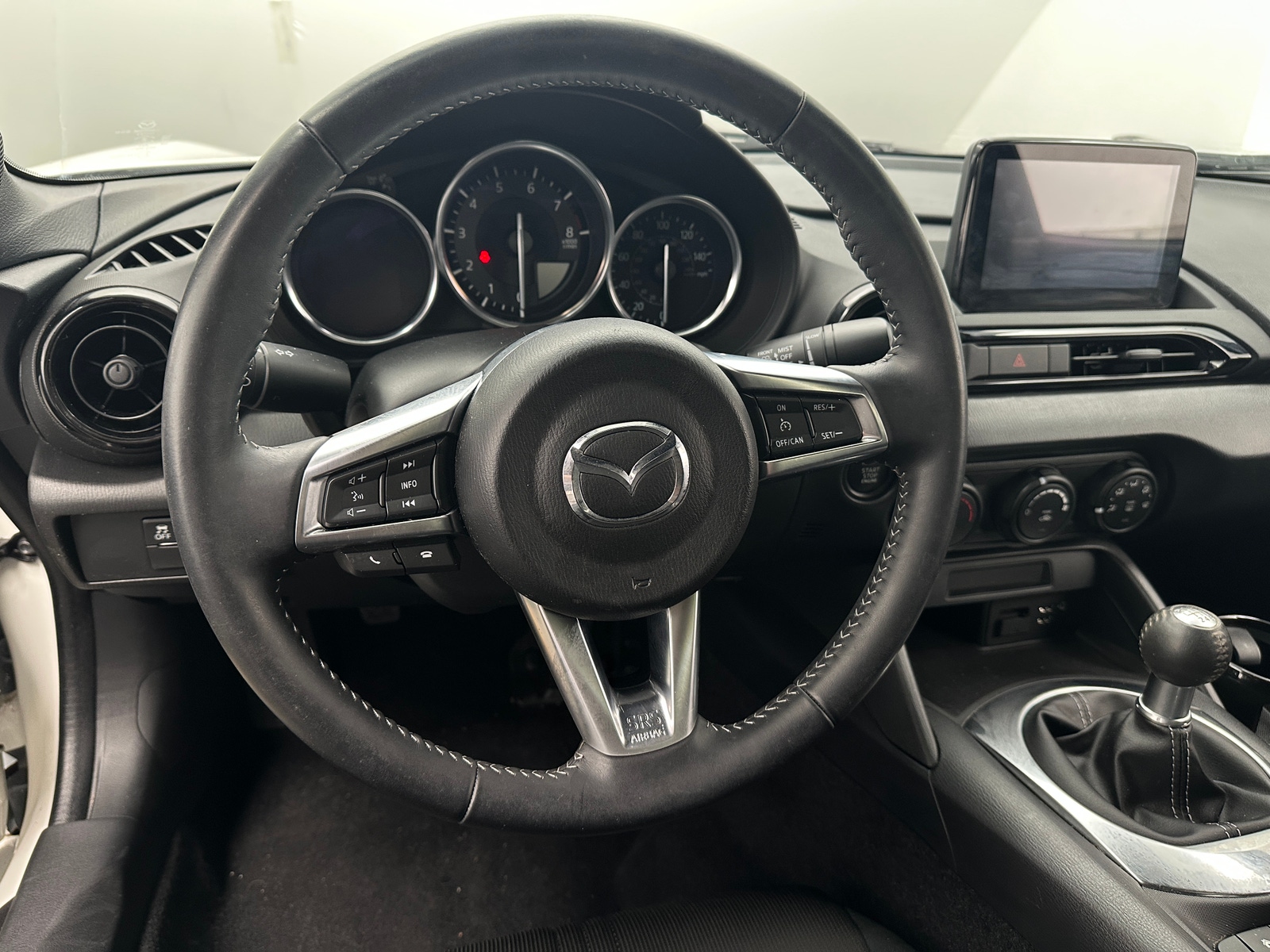 Thumbnail: 2020 Mazda MX-5 Miata - 5