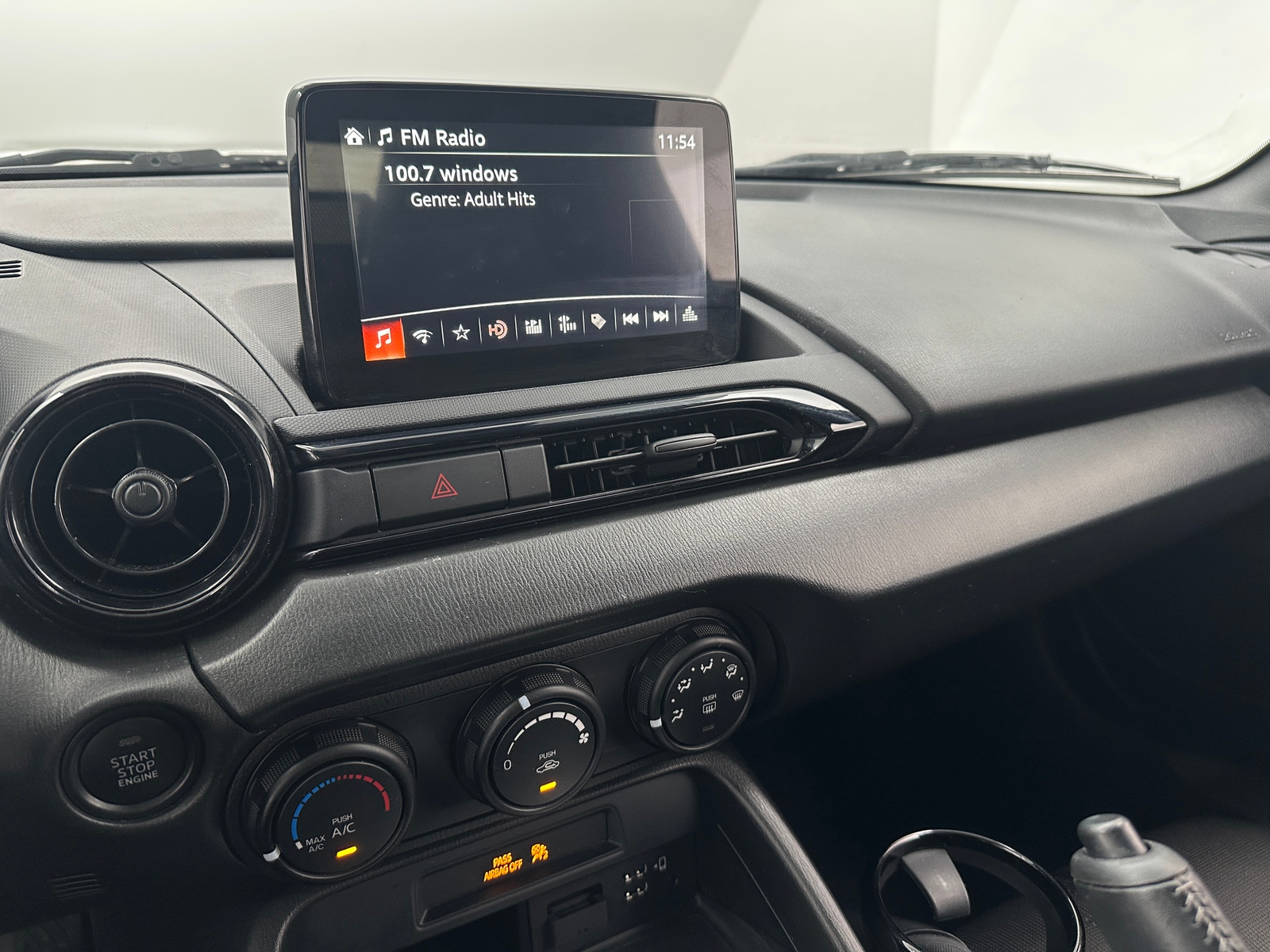 Thumbnail: 2020 Mazda MX-5 Miata - 4