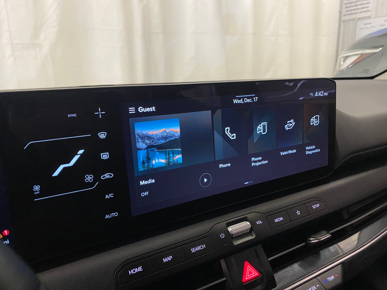 Thumbnail: 2025 Kia K4 - 4