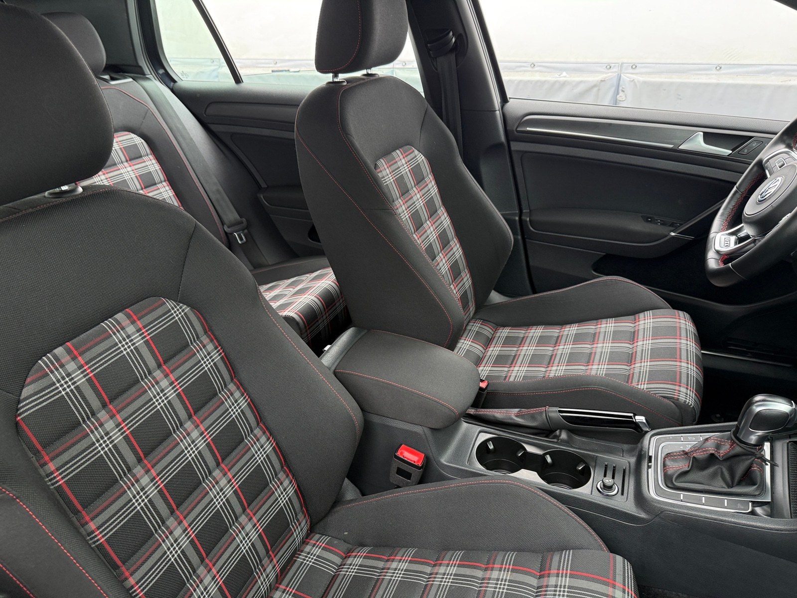 Thumbnail: 2020 Volkswagen Golf - 2