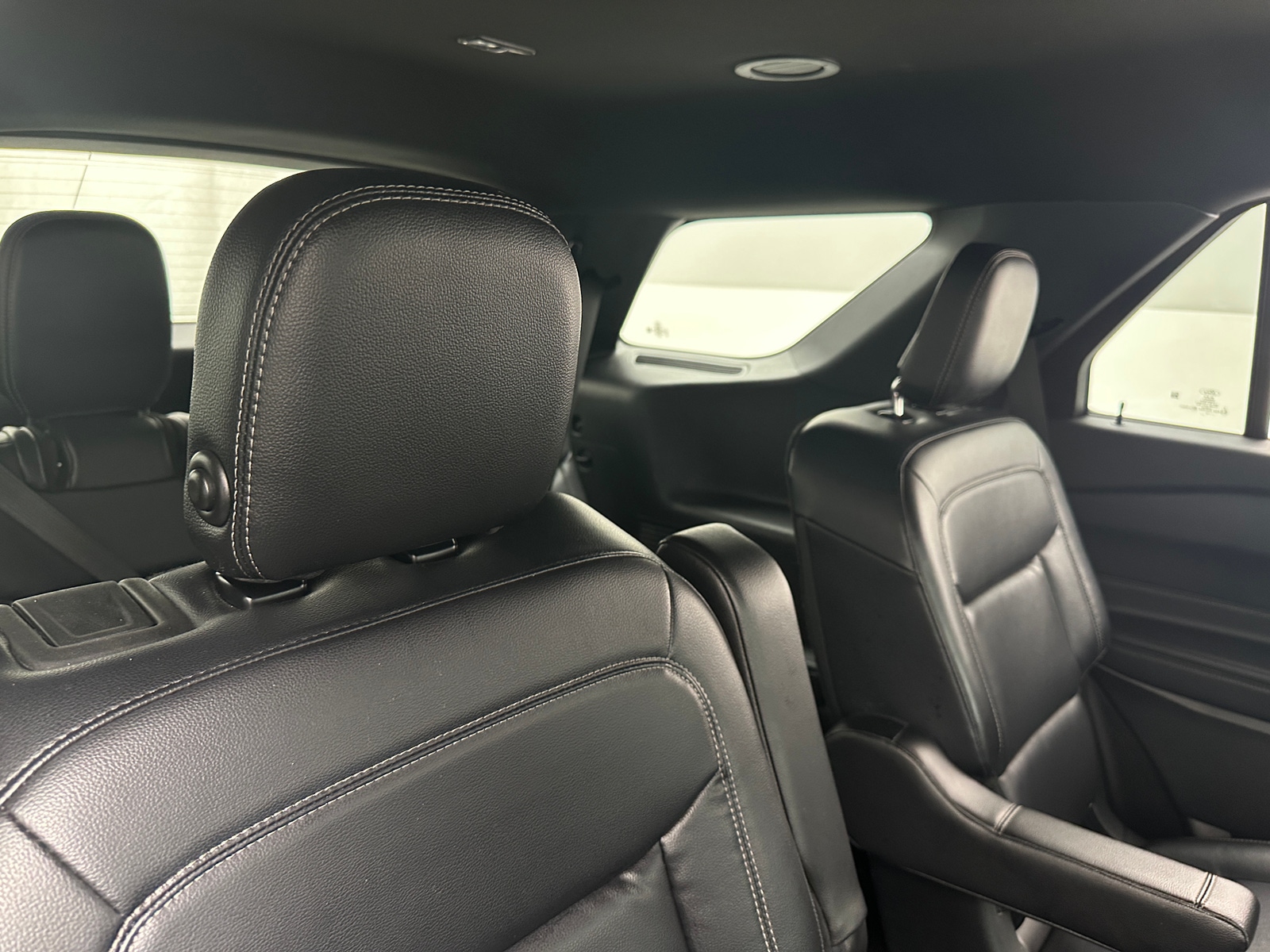 Thumbnail: 2020 Ford Explorer - 6