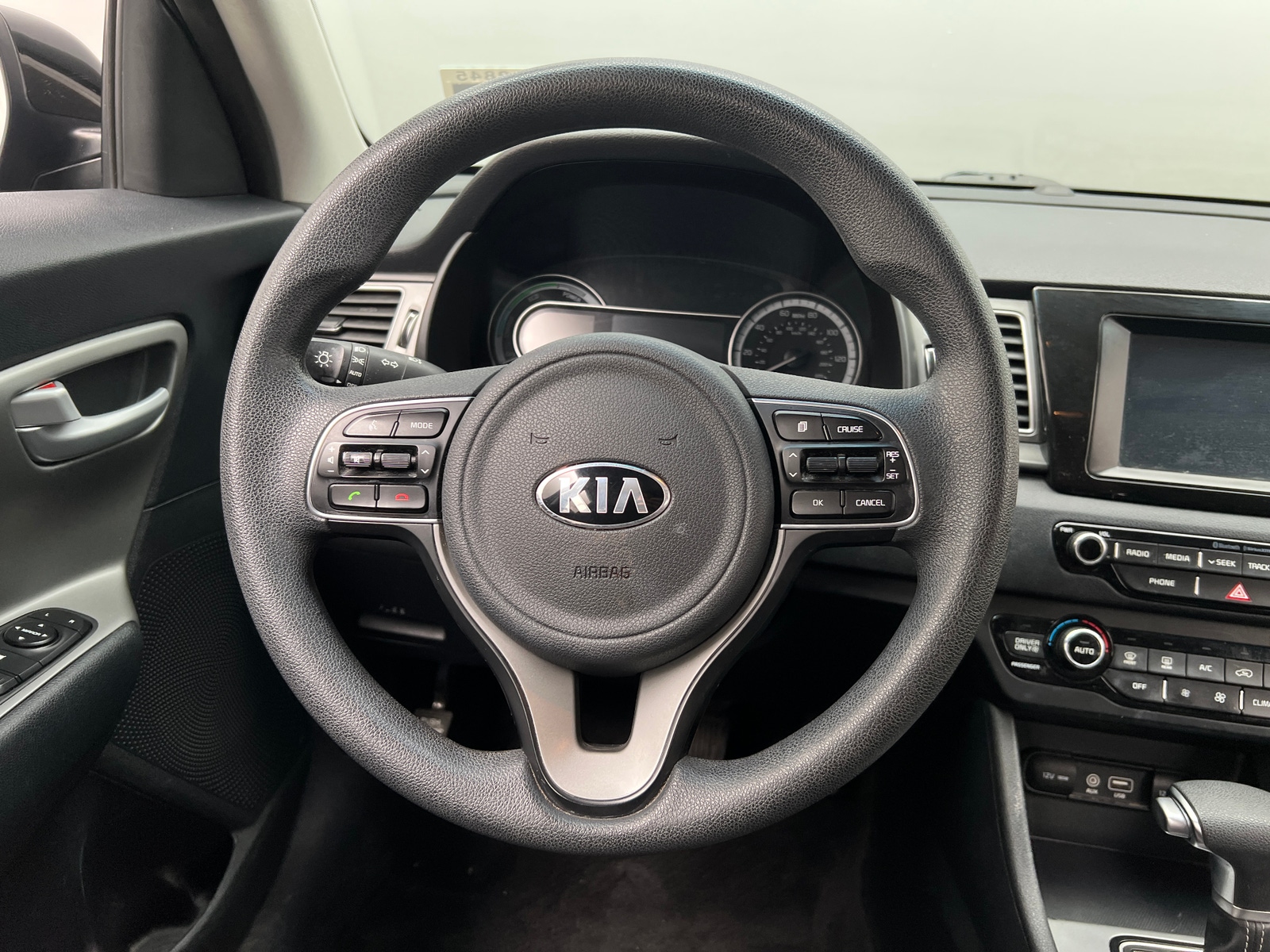 Thumbnail: 2019 Kia Niro - 5