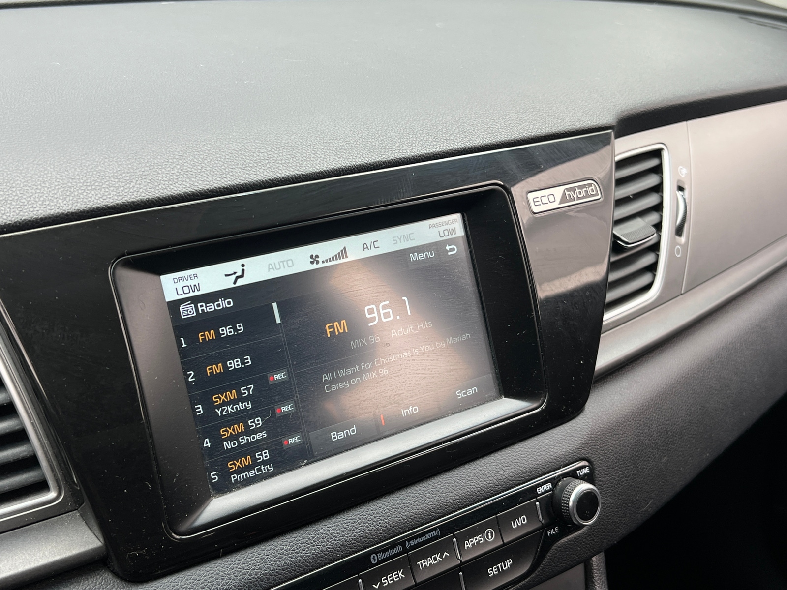 Thumbnail: 2019 Kia Niro - 4