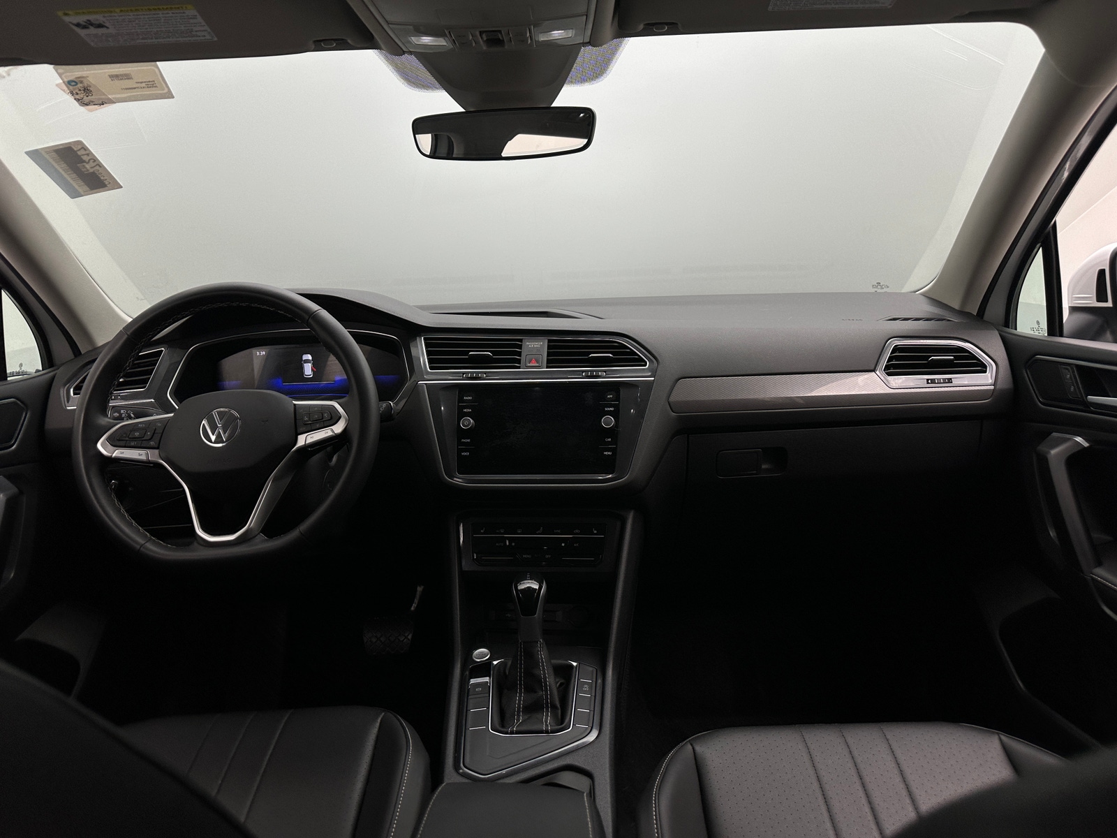 Thumbnail: 2023 Volkswagen Tiguan - 2