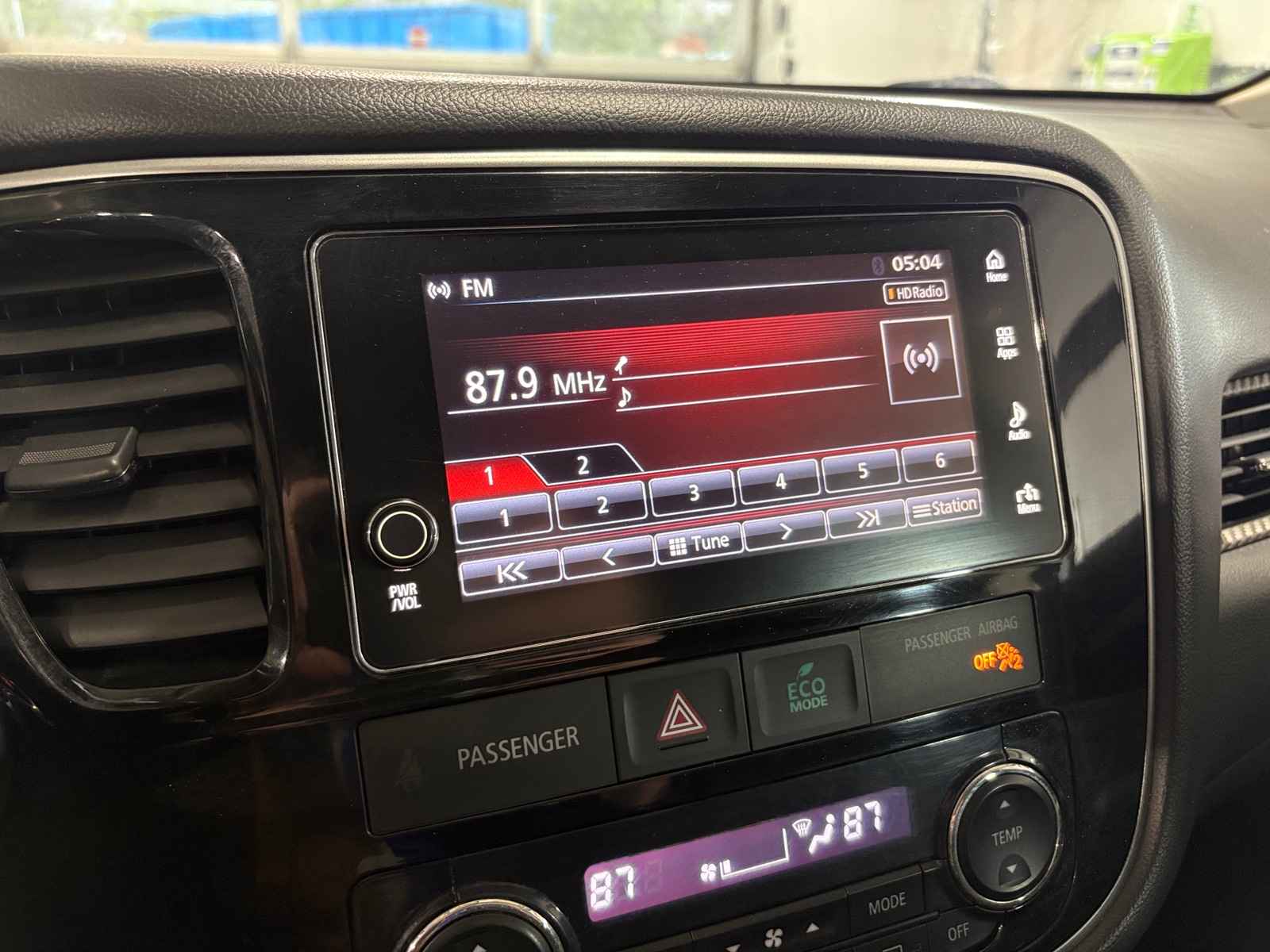 Thumbnail: 2018 Mitsubishi Outlander - 4