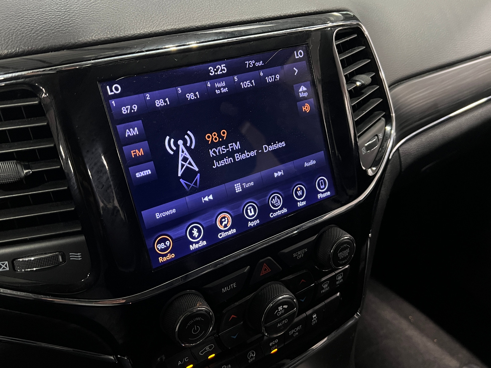 Thumbnail: 2019 Jeep Grand Cherokee - 3