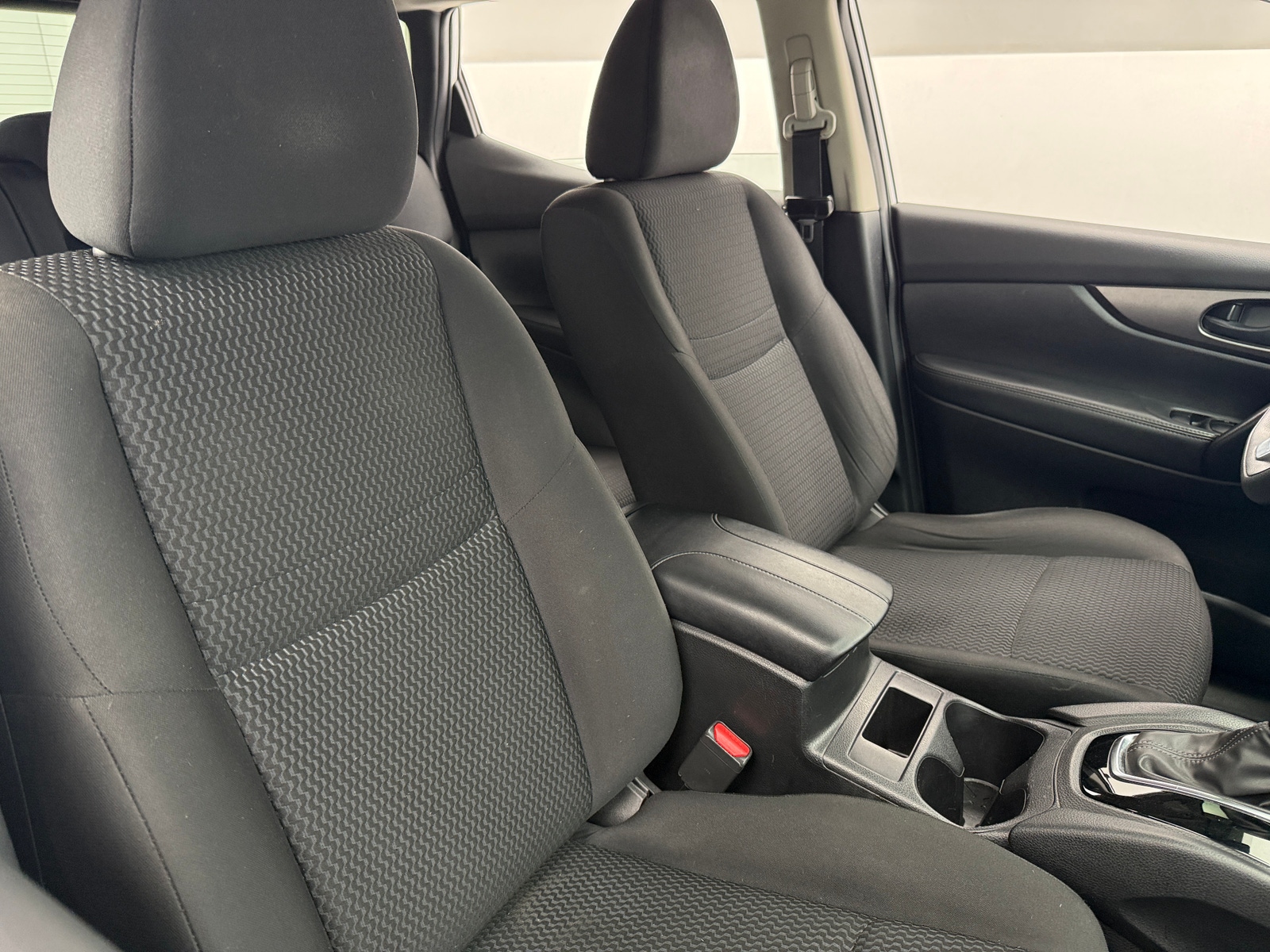 Thumbnail: 2020 Nissan Rogue Sport - 2