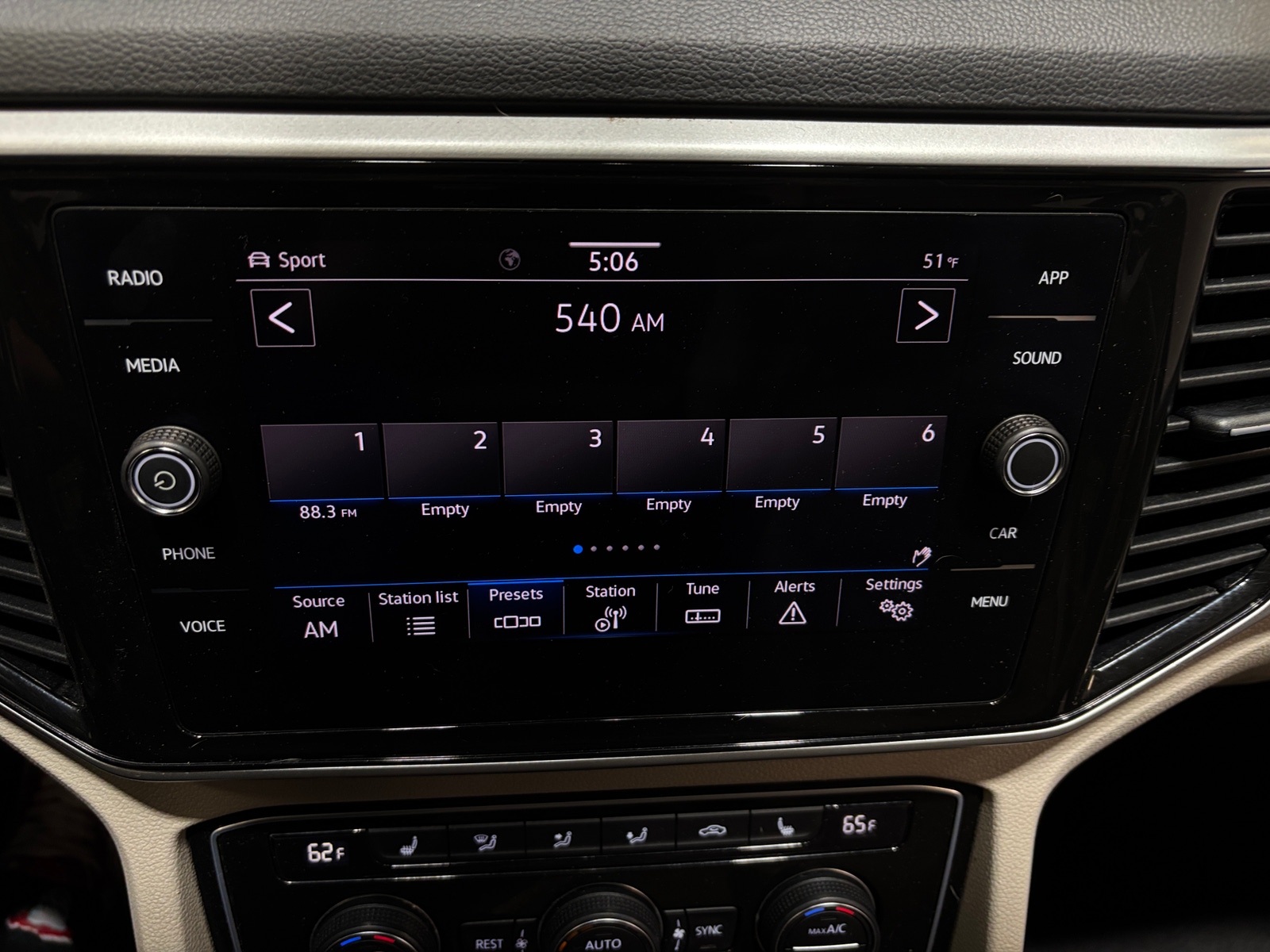 Thumbnail: 2022 Volkswagen Atlas - 3