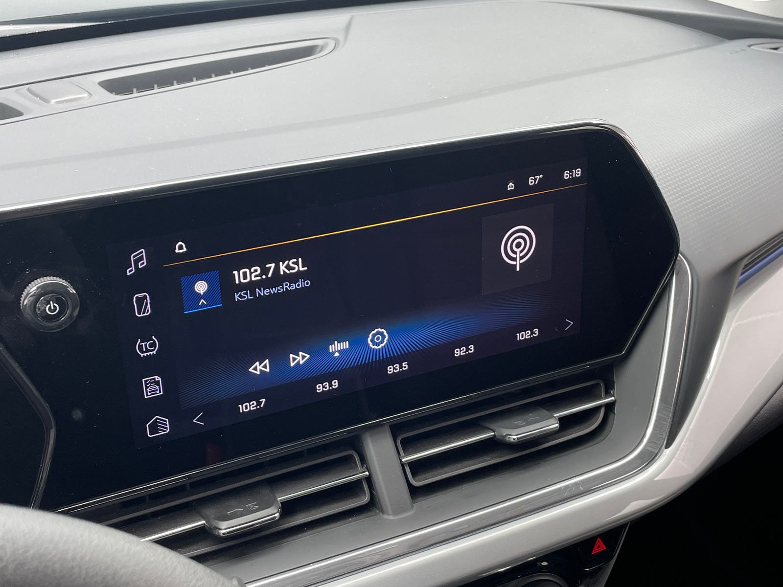 Thumbnail: 2025 Chevrolet Trax - 4