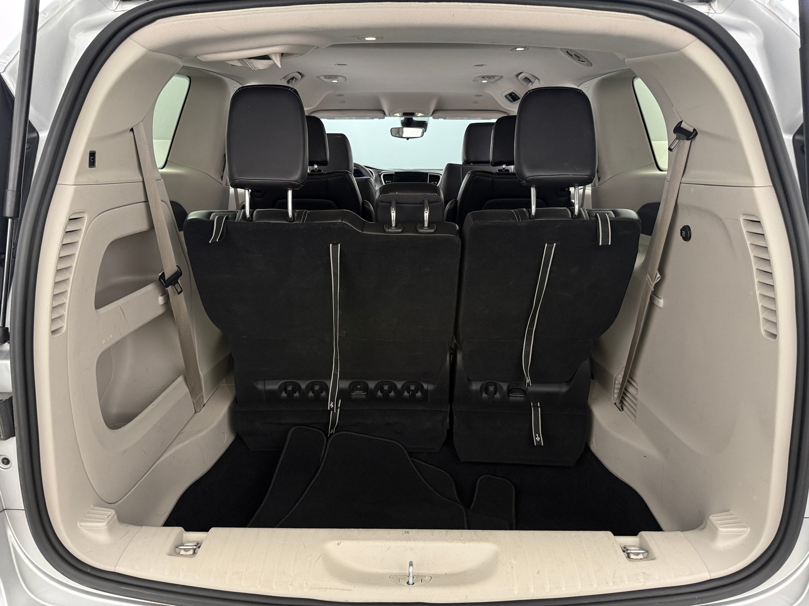 Thumbnail: 2024 Chrysler Pacifica - 6