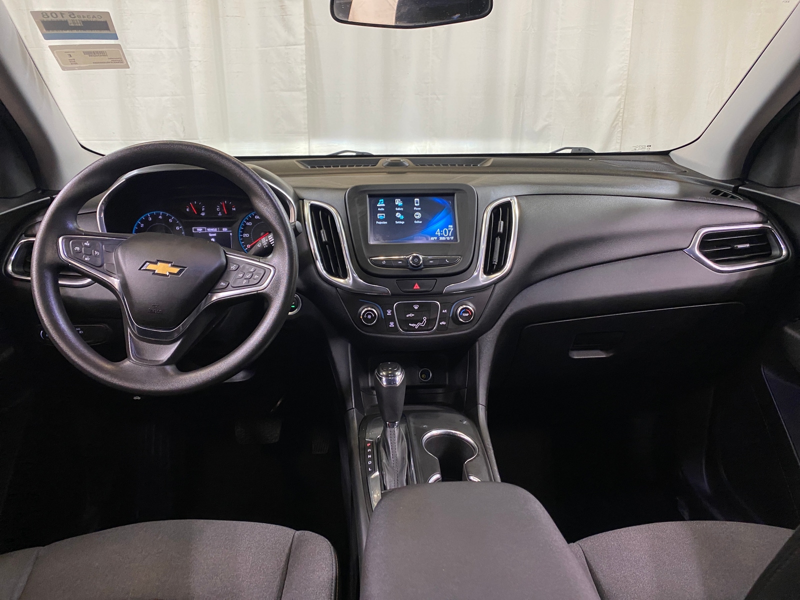 Thumbnail: 2018 Chevrolet Equinox - 3