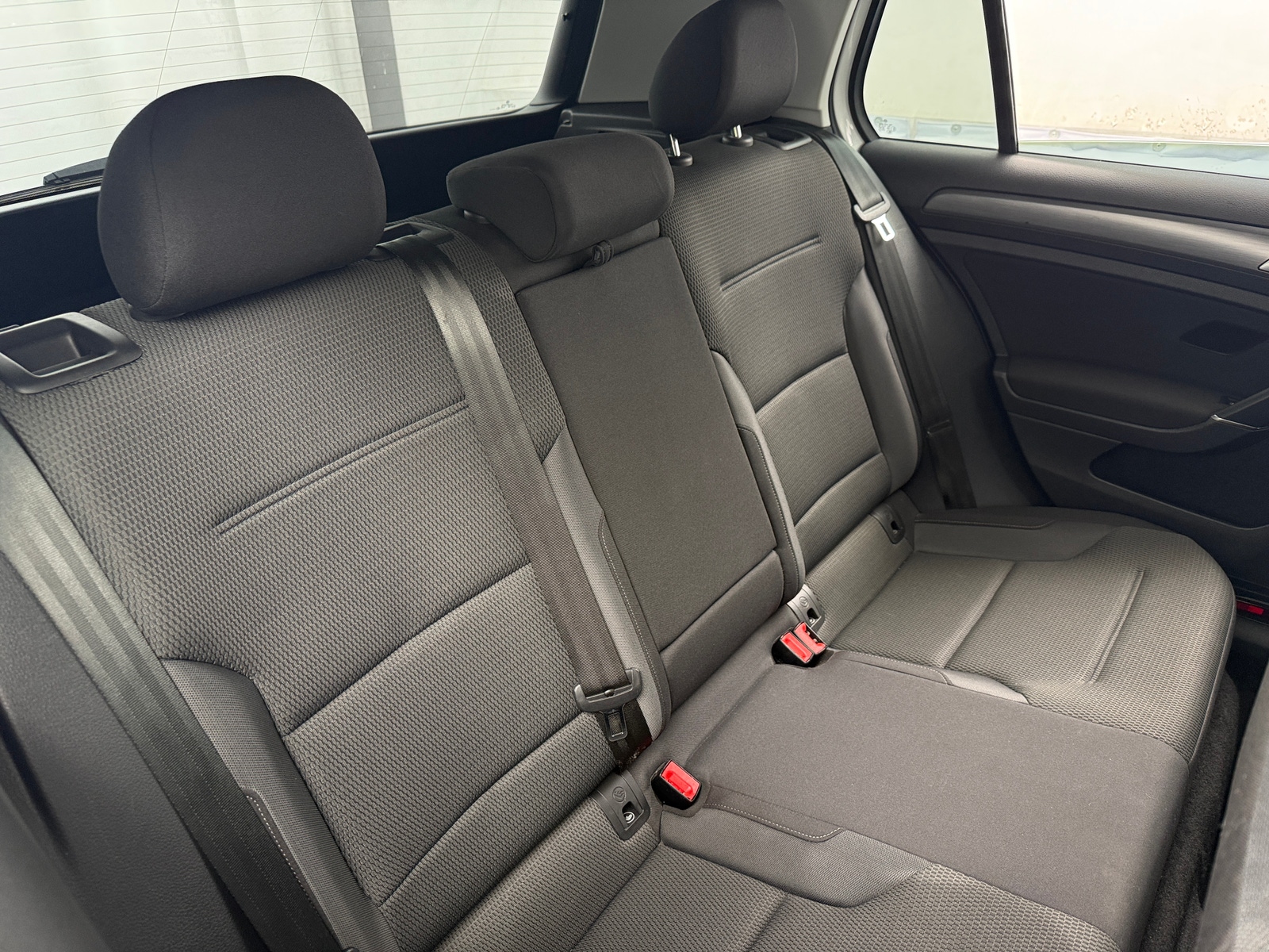 Thumbnail: 2019 Volkswagen e-Golf - 6