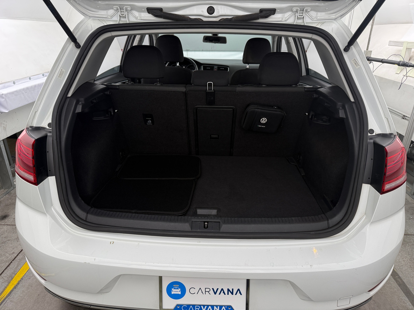 Thumbnail: 2019 Volkswagen e-Golf - 7