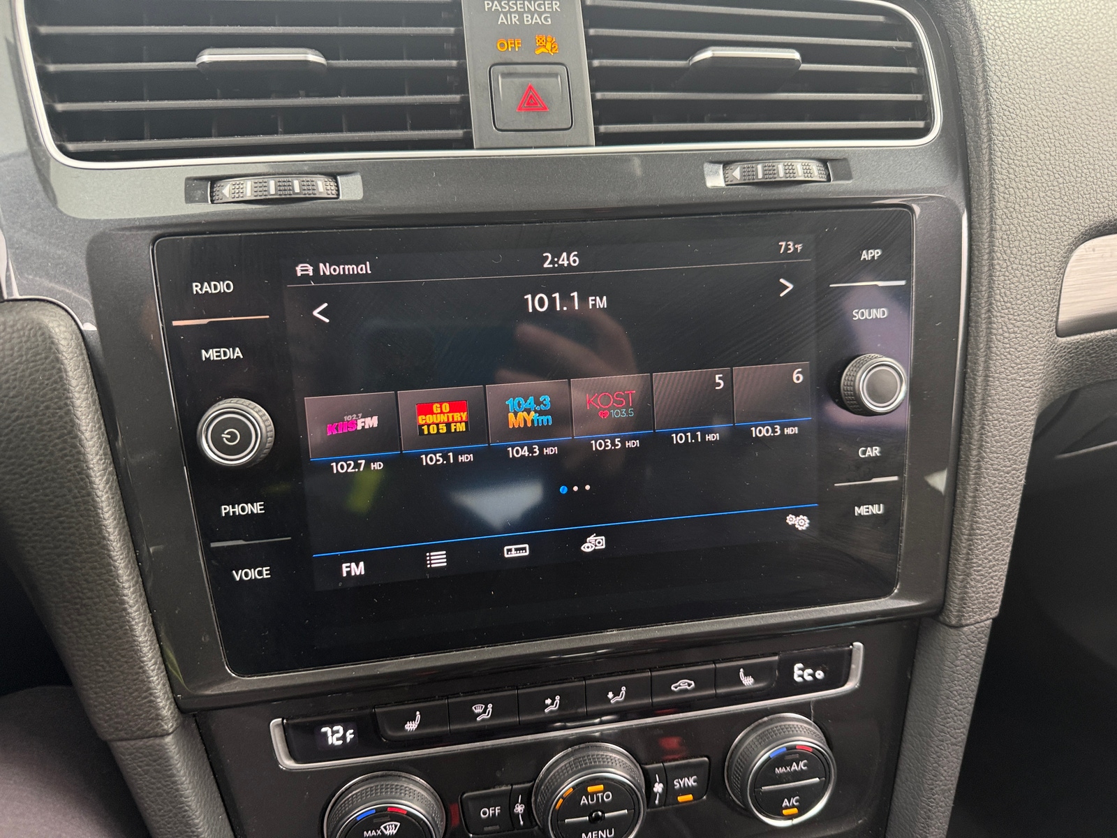 Thumbnail: 2019 Volkswagen e-Golf - 4