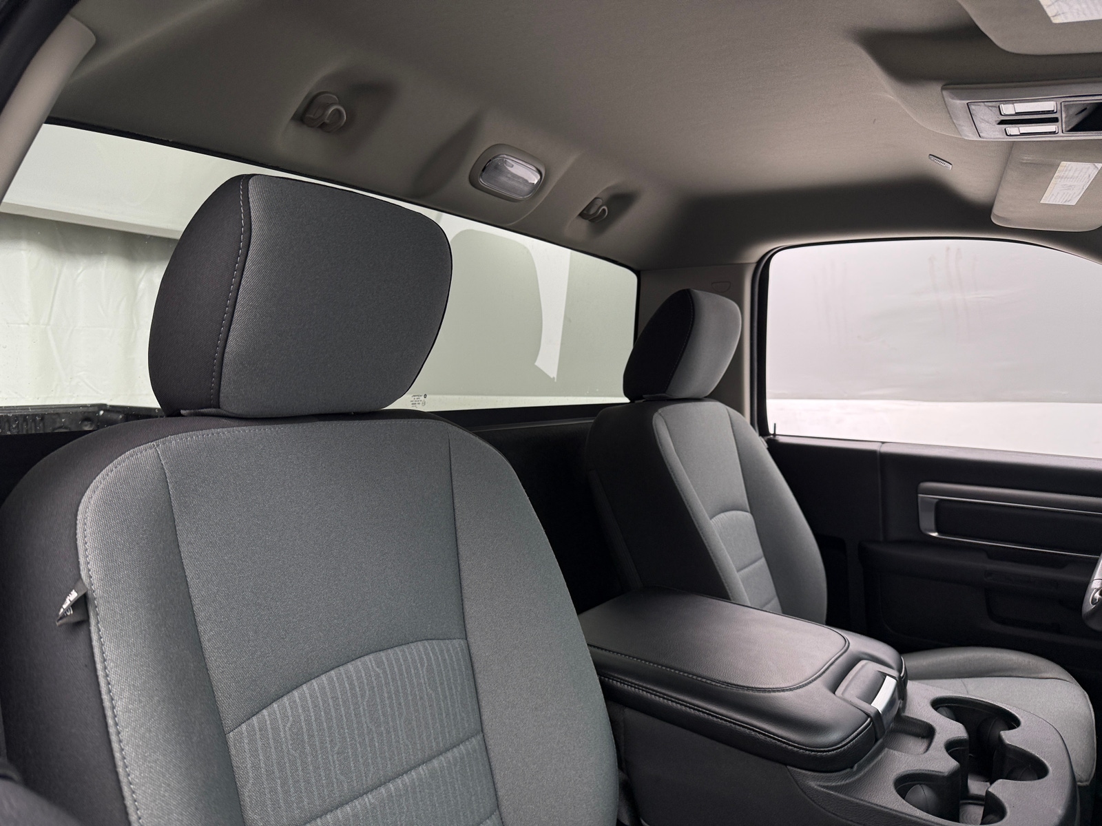 Thumbnail: 2022 RAM 1500 Classic - 2