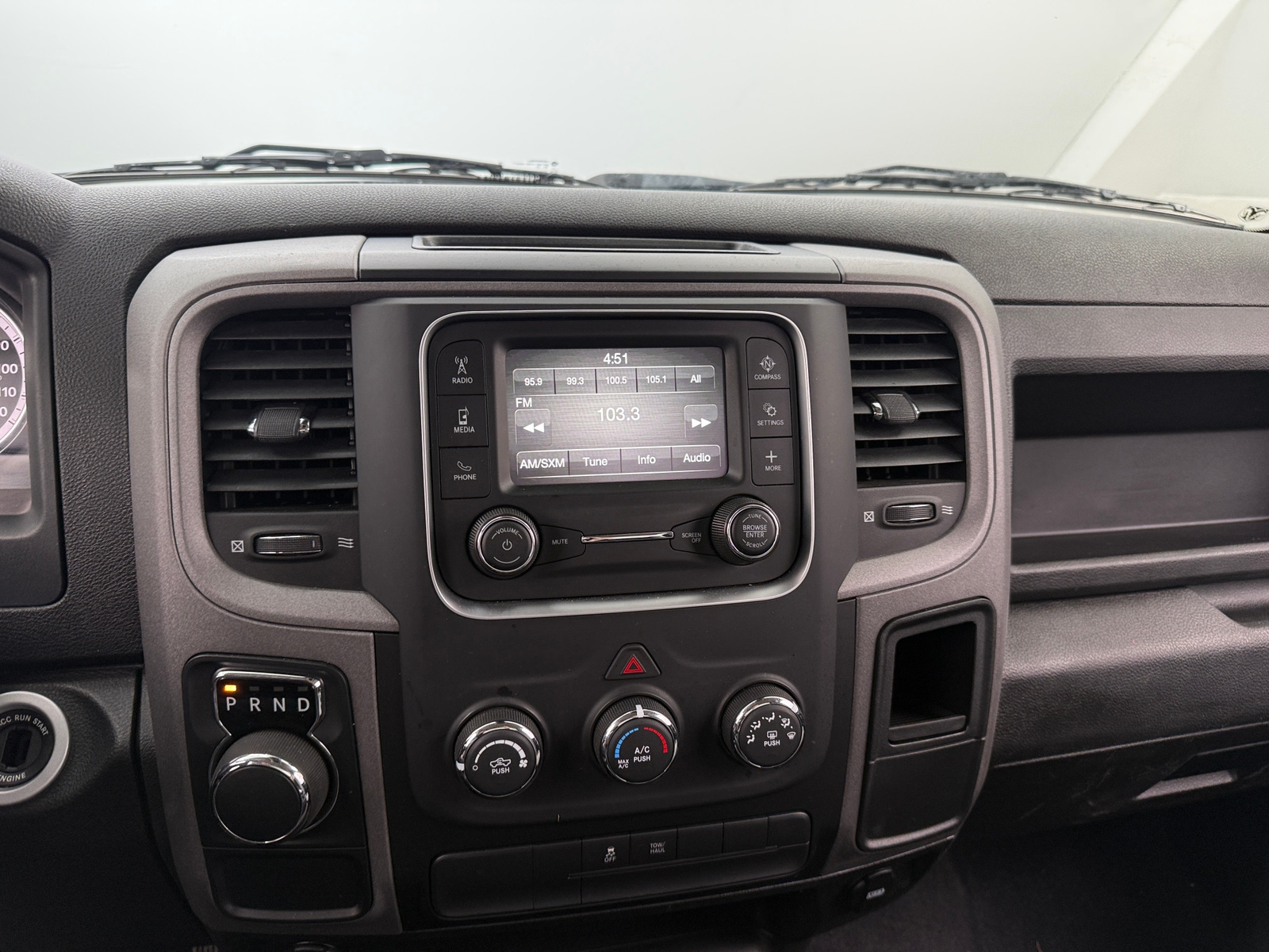 Thumbnail: 2022 RAM 1500 Classic - 3