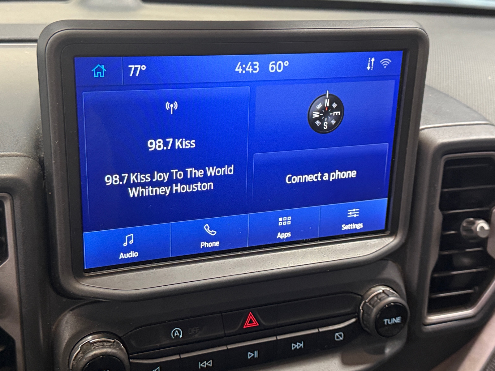 Thumbnail: 2023 Ford Bronco Sport - 4