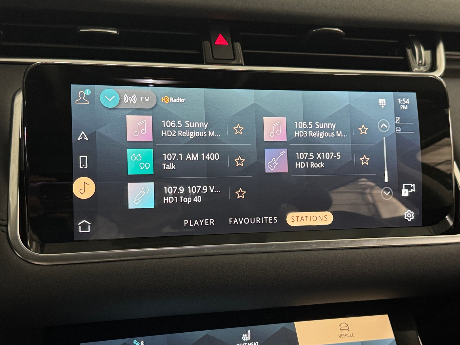 Thumbnail: 2022 Land Rover Range Rover Evoque - 3