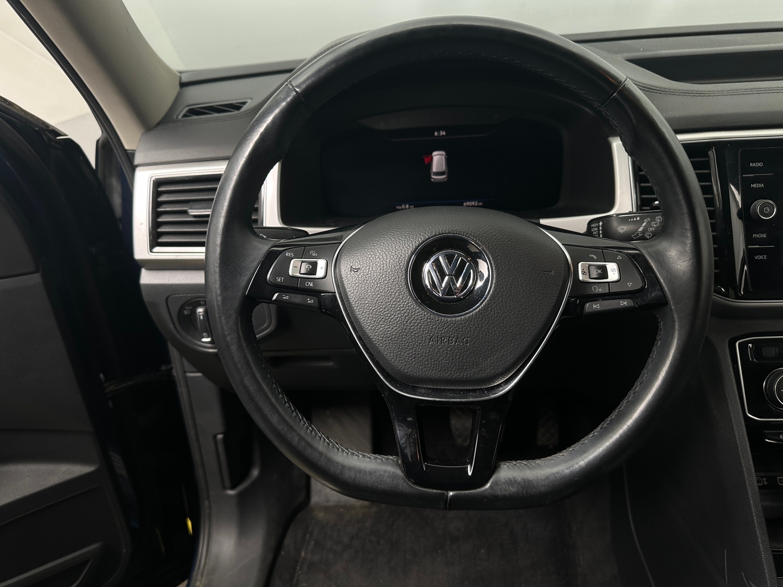 Thumbnail: 2018 Volkswagen Atlas - 4