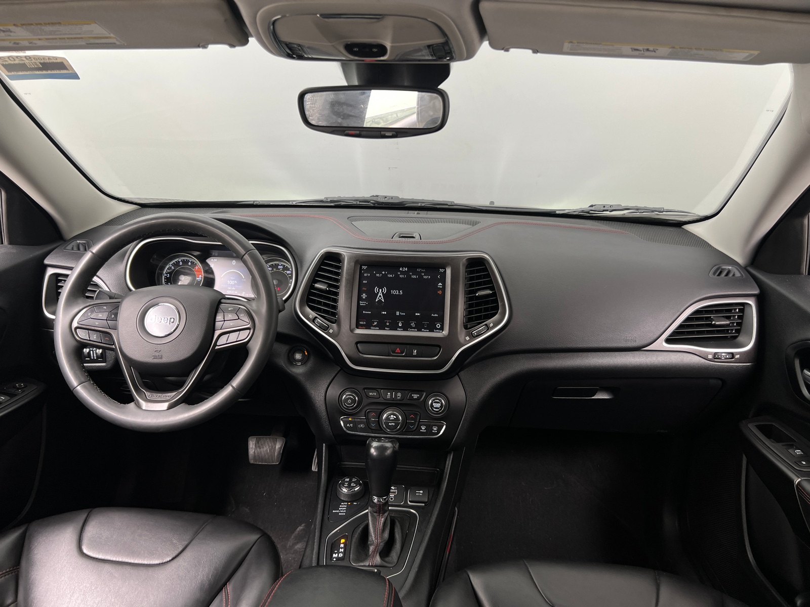 Thumbnail: 2022 Jeep Cherokee - 3