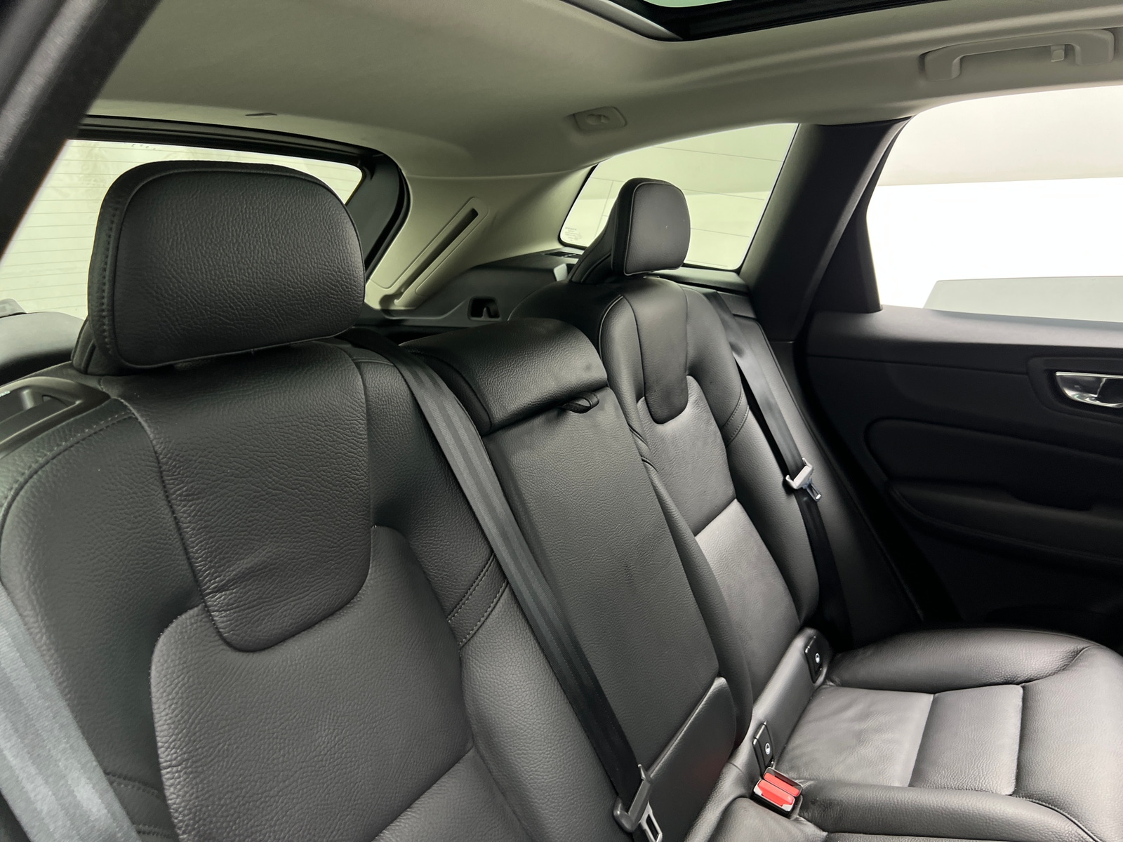 Thumbnail: 2025 Volvo XC60 - 5