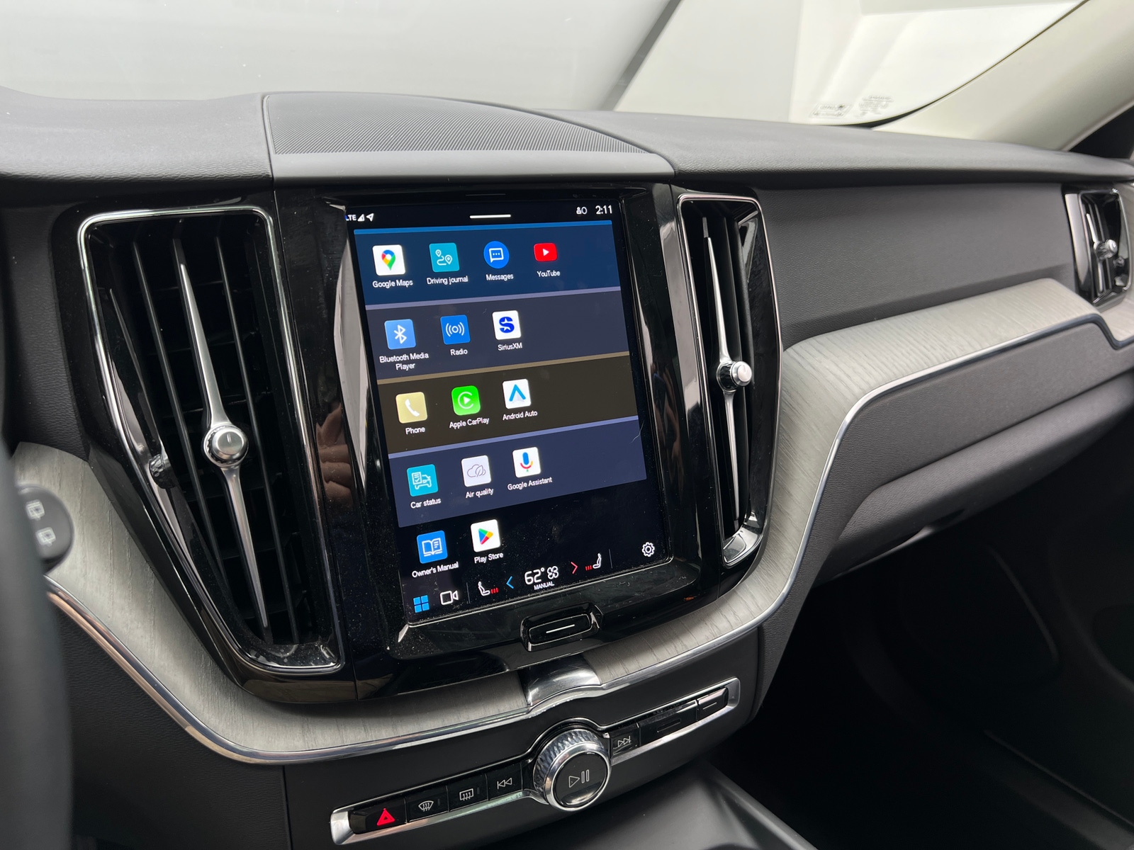 Thumbnail: 2025 Volvo XC60 - 3