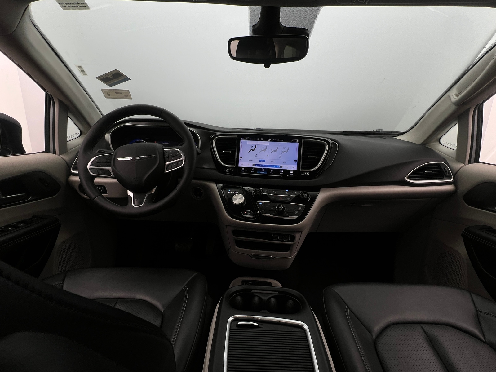 Thumbnail: 2024 Chrysler Pacifica - 2