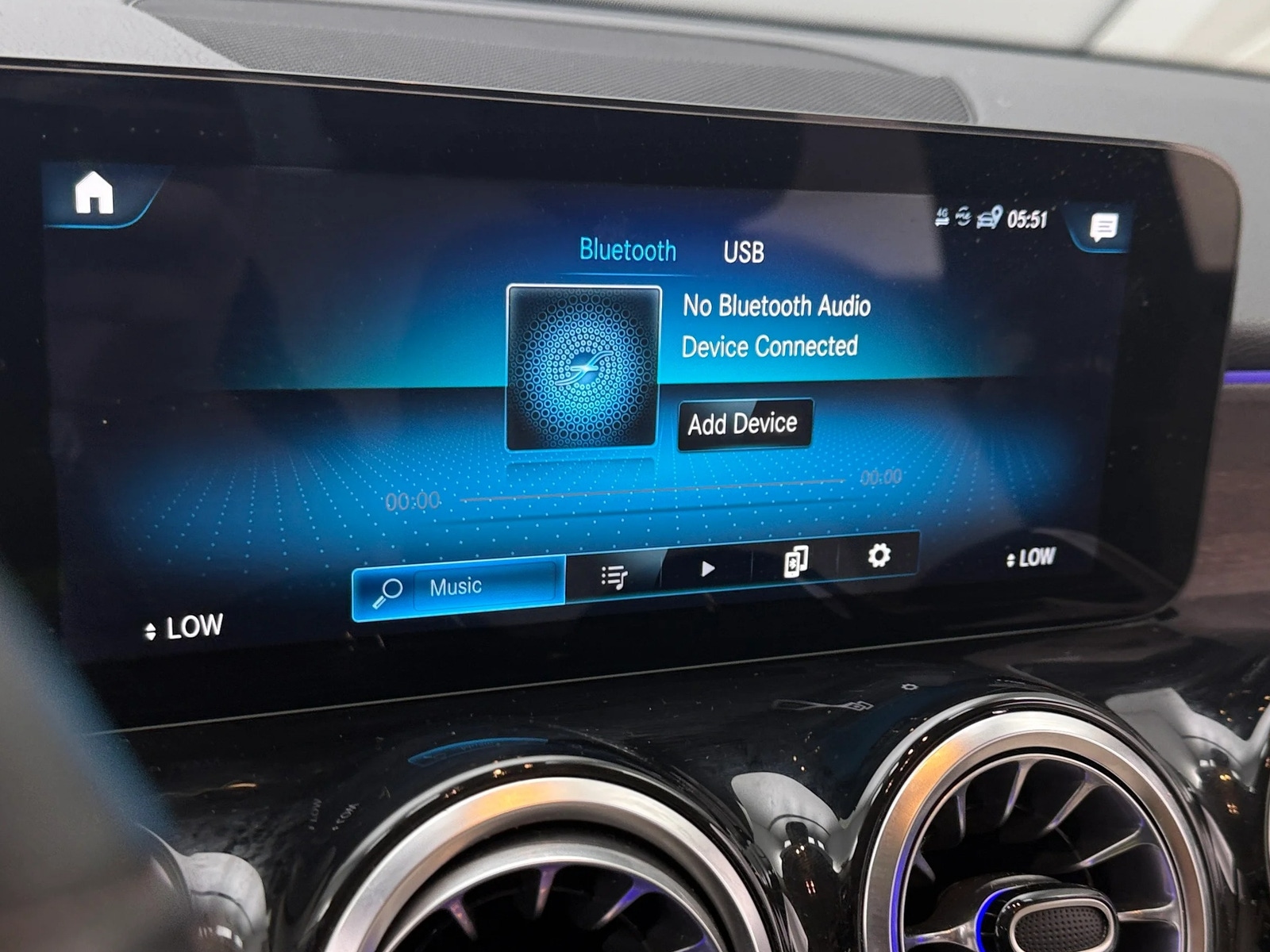 Thumbnail: 2022 Mercedes-Benz GLB - 3