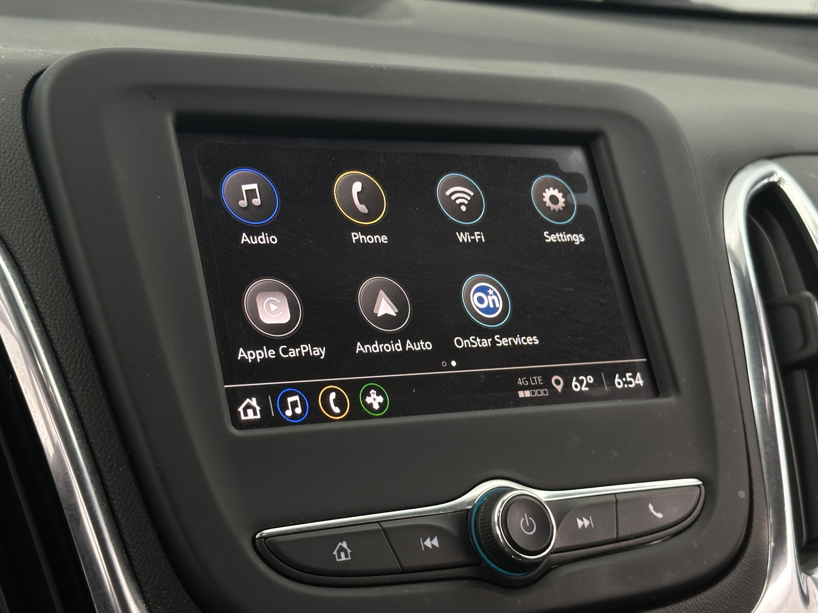 Thumbnail: 2022 Chevrolet Equinox - 4