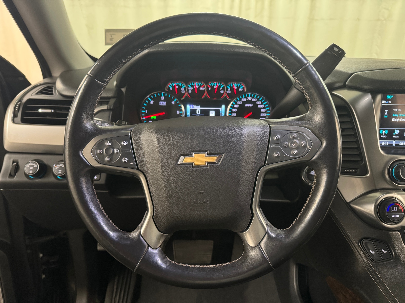 Thumbnail: 2019 Chevrolet Tahoe - 5