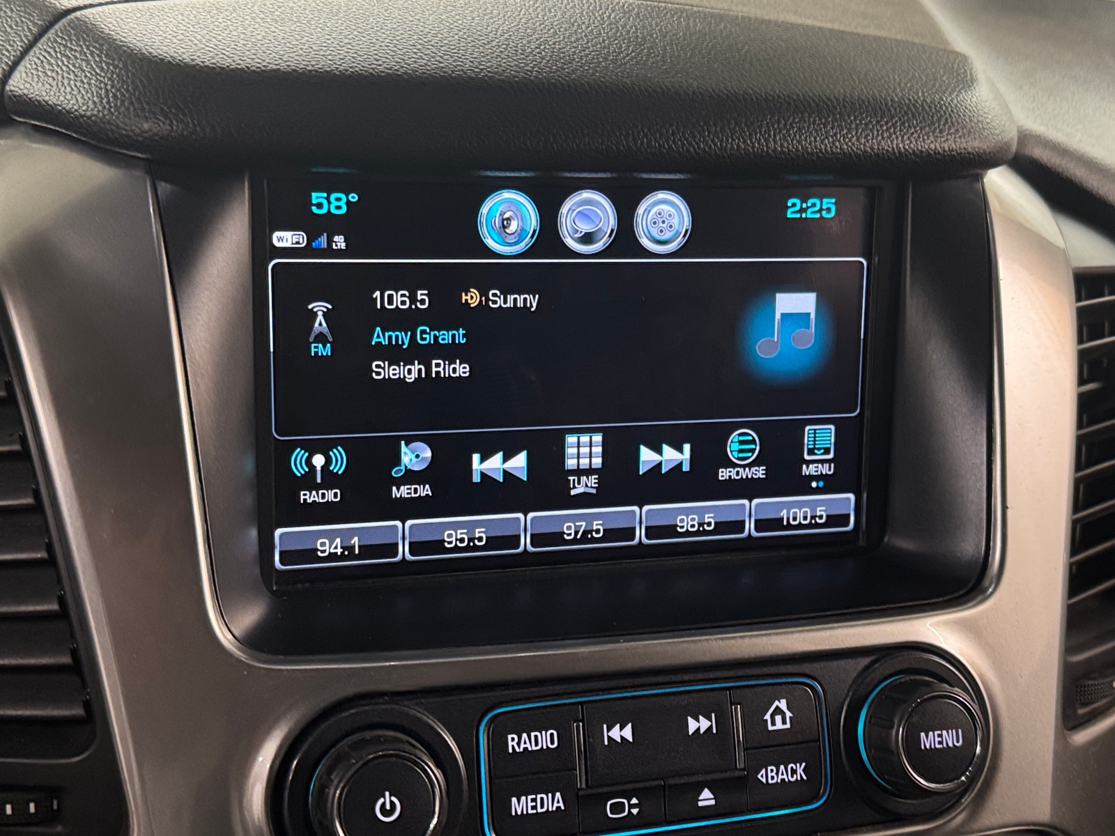 Thumbnail: 2019 Chevrolet Tahoe - 4