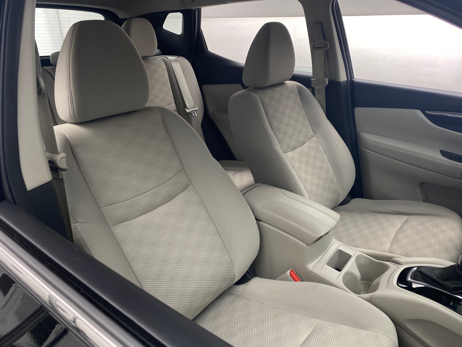 Thumbnail: 2017 Nissan Rogue Sport - 2