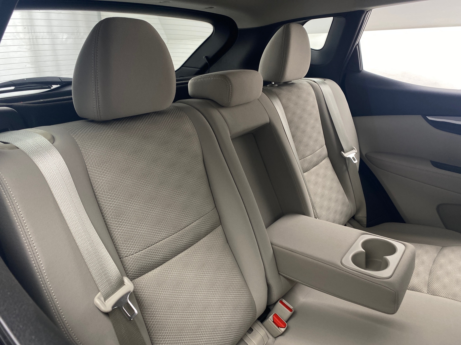 Thumbnail: 2017 Nissan Rogue Sport - 6