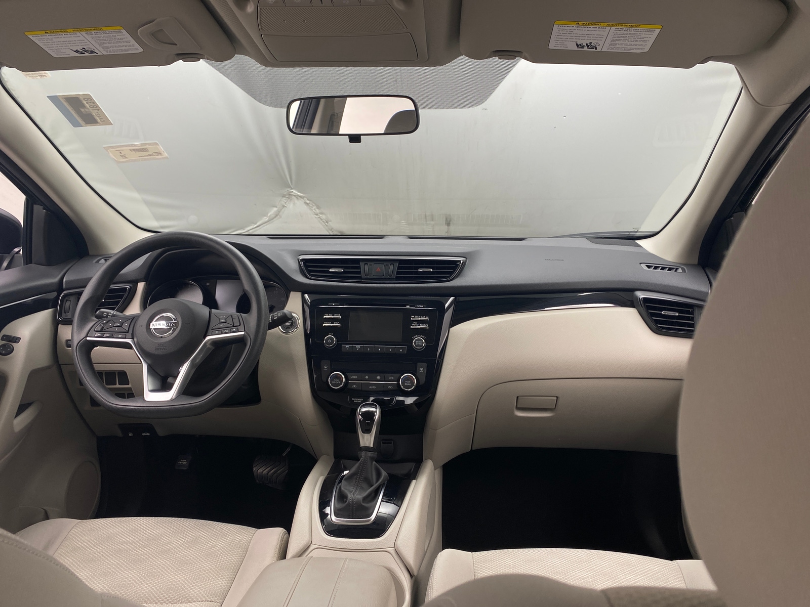 Thumbnail: 2017 Nissan Rogue Sport - 3