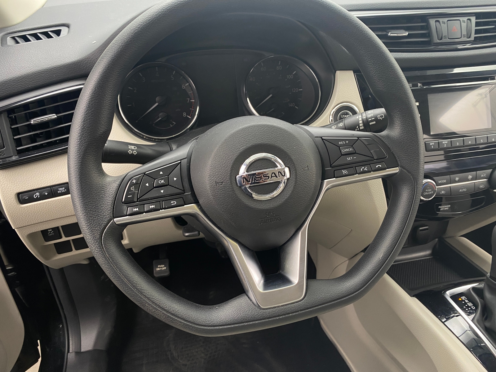 Thumbnail: 2017 Nissan Rogue Sport - 5